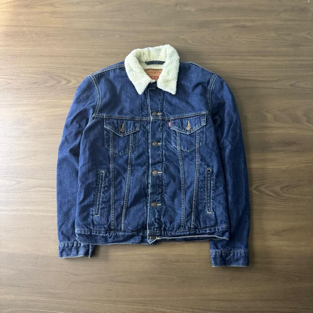 Vintage Y2K Levi’s Sherpa Denim Jacket Size M